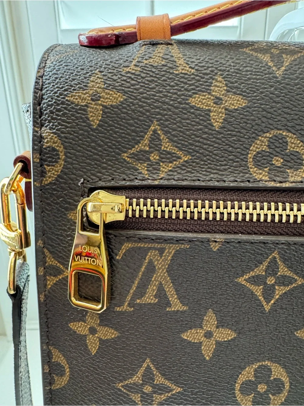 Louis Vuitton Pochette Métis Monogram Canvas Crossbody Satchel